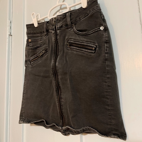 AE Women’s High Waisted Denim Mini Skirt - Picture 3 of 4